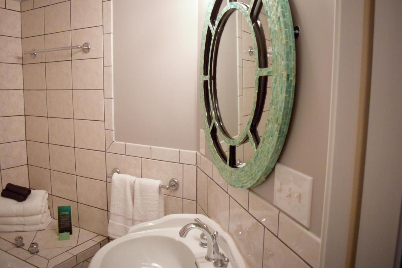 Tilghman Island Inn Екстер'єр фото